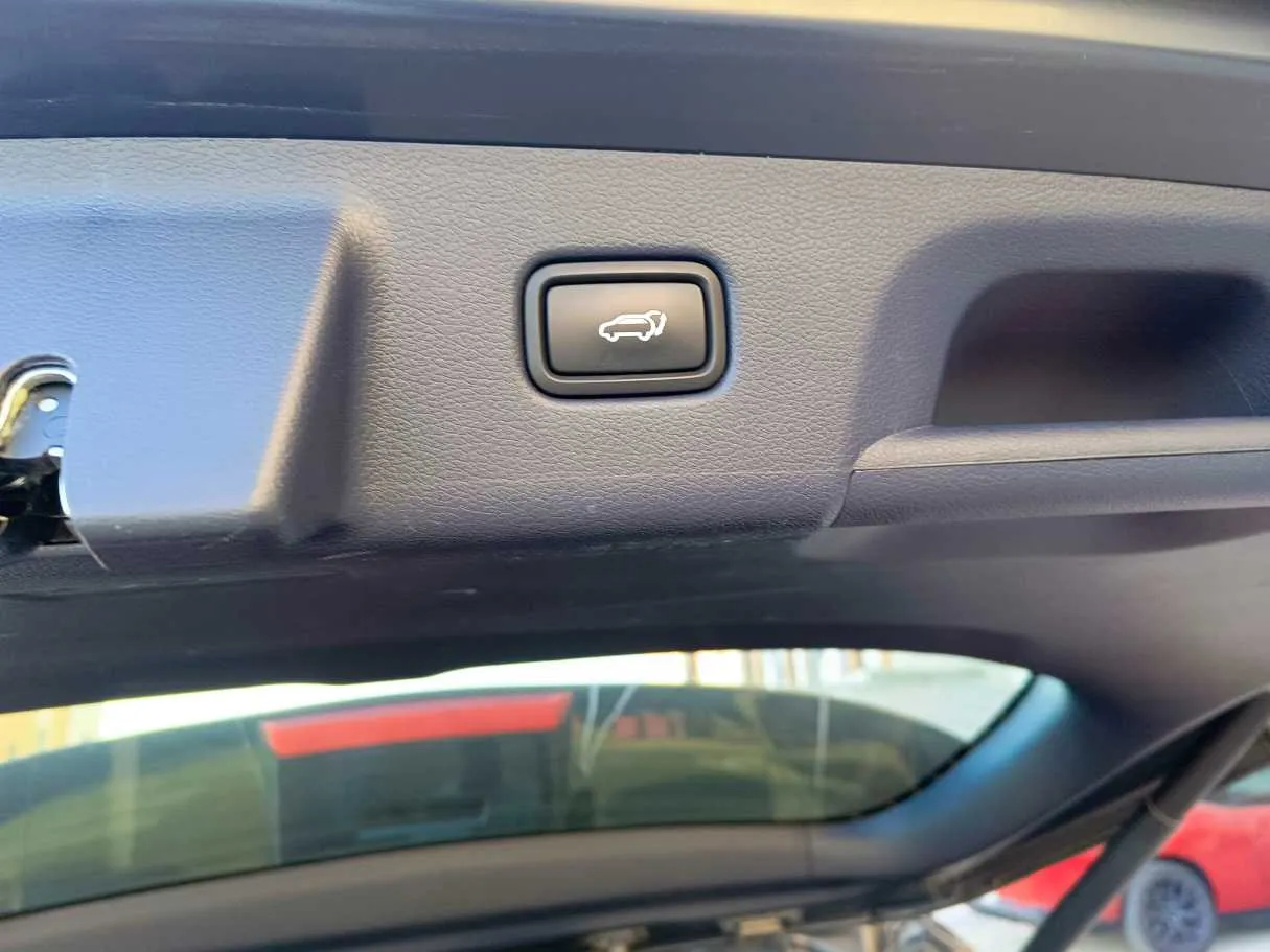 Car image 41