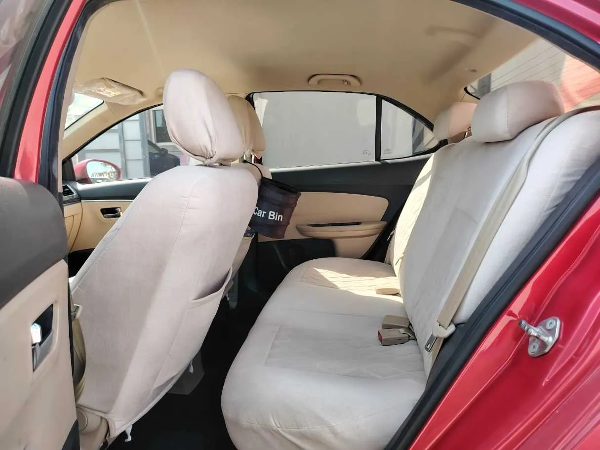 Car image 16