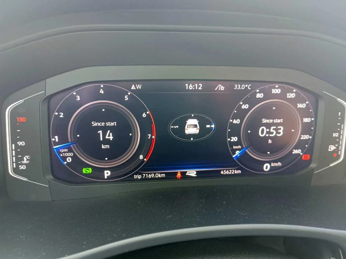 Car image 27