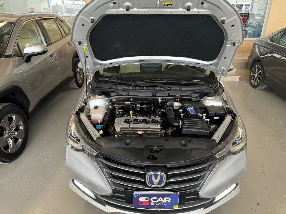 Car image 15