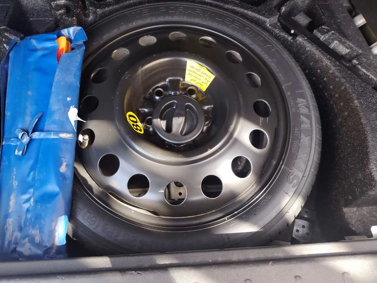 Car image 26