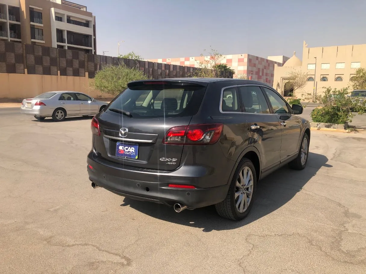 Car image 5