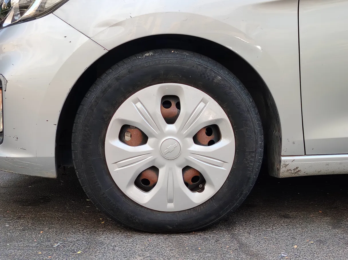 Car image 10
