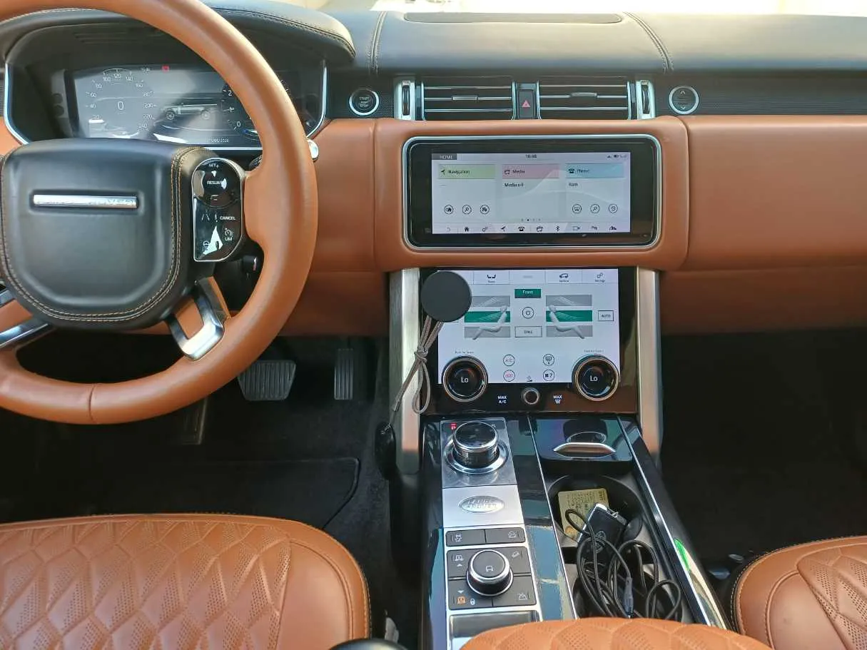 Car image 17