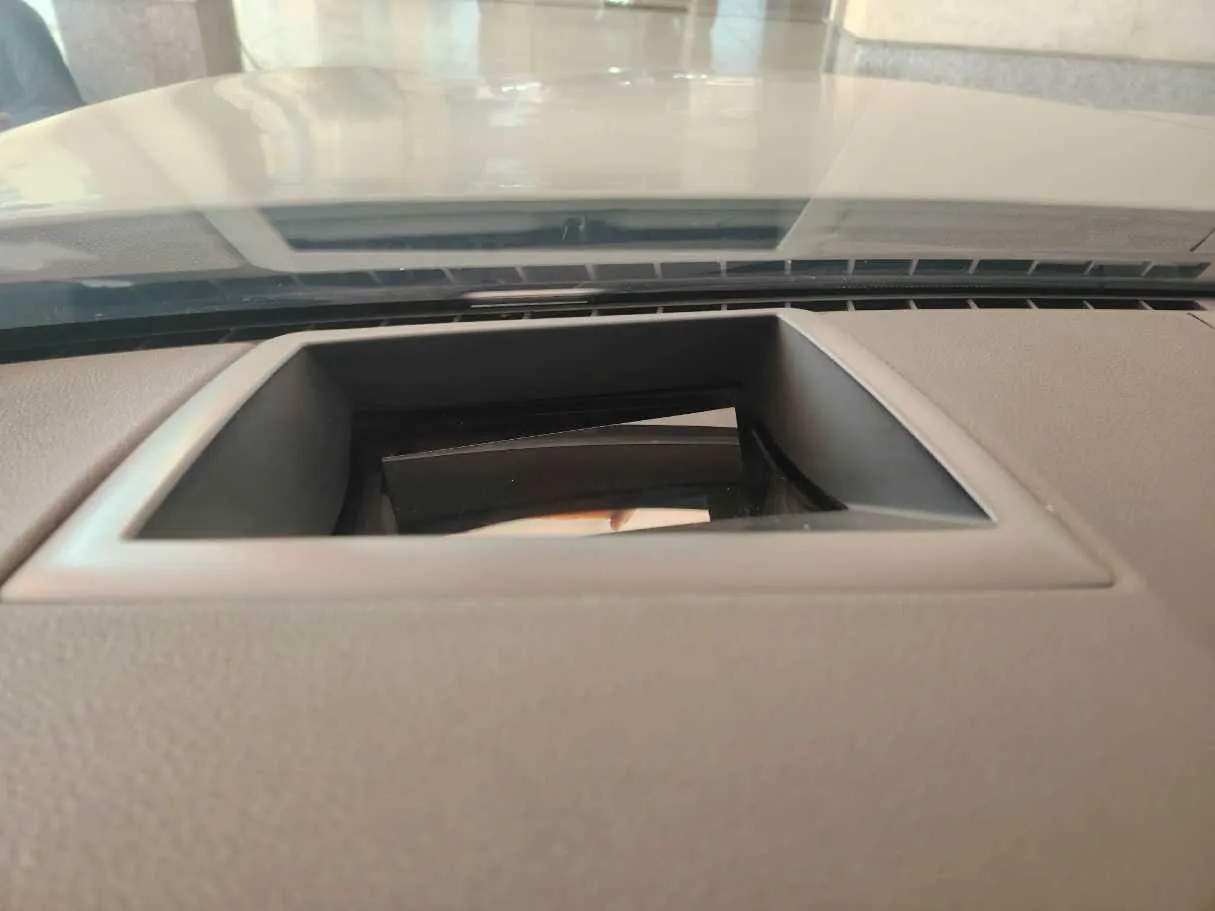 Car image 40