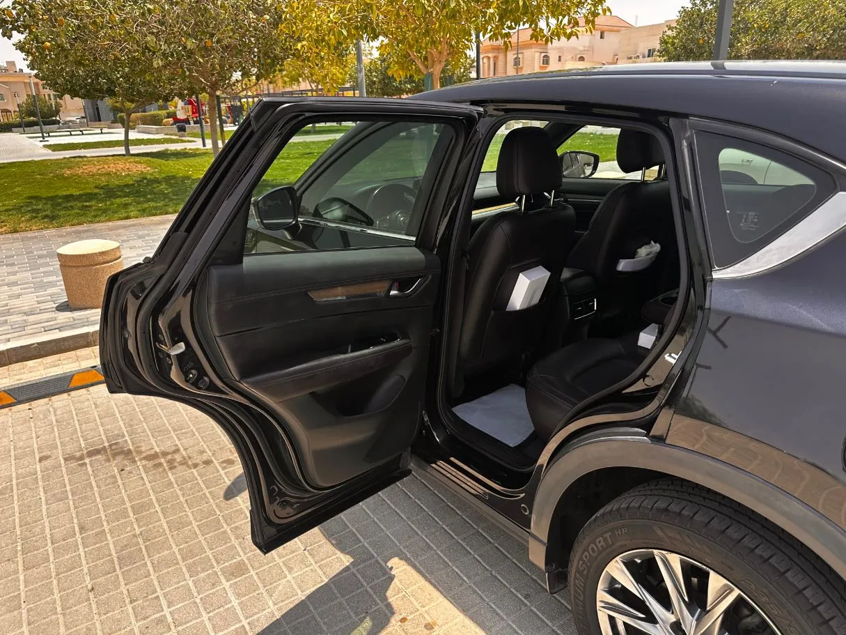 Car image 13