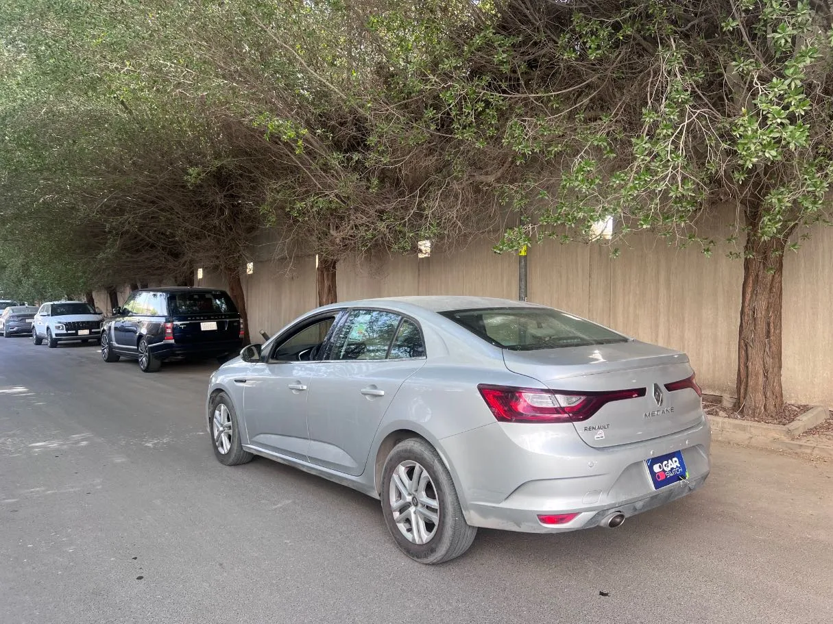 Car image 7