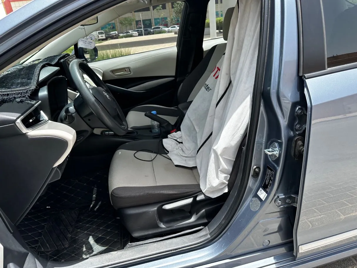 Car image 13