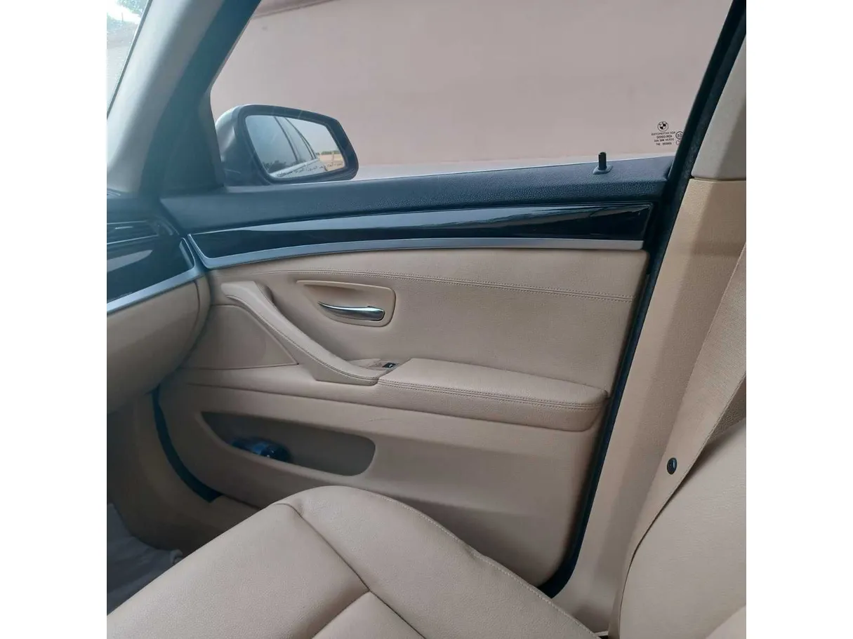 Car image 25