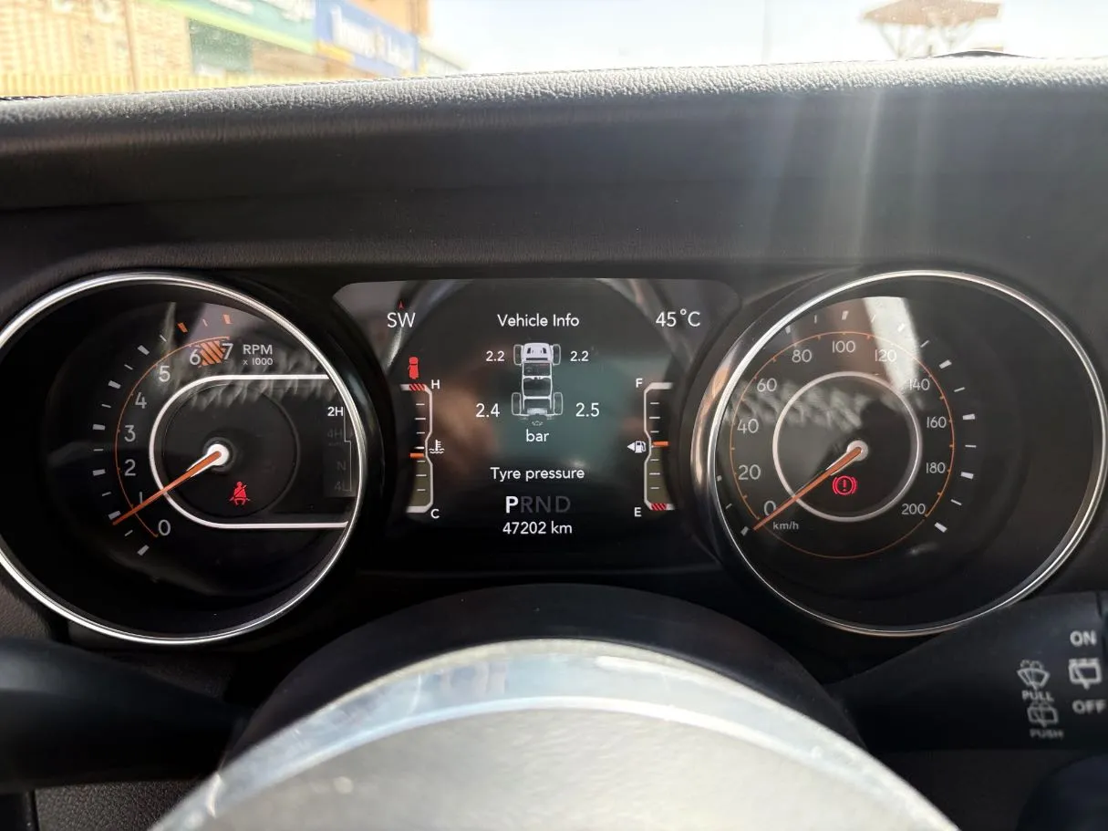 Car image 23