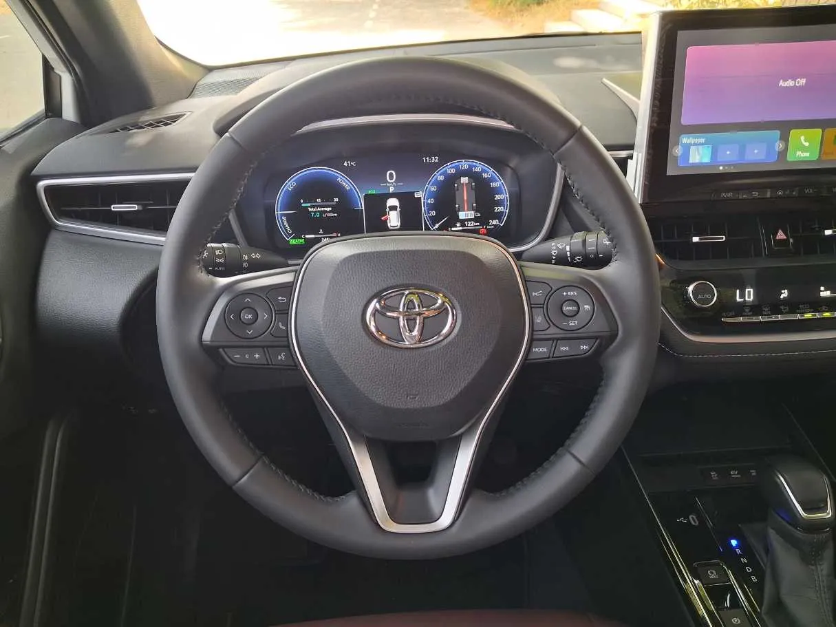Car image 16