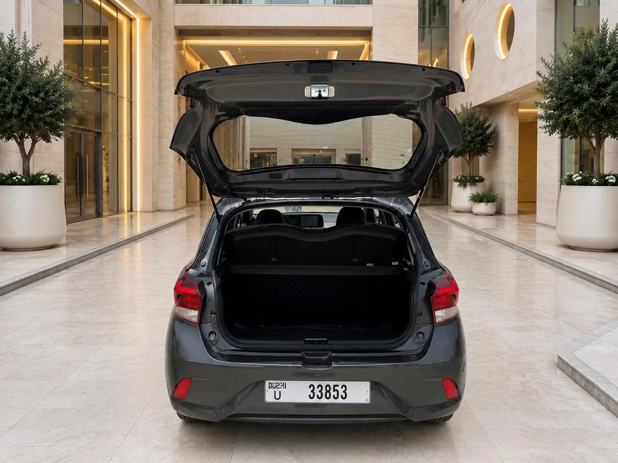 Car image 5