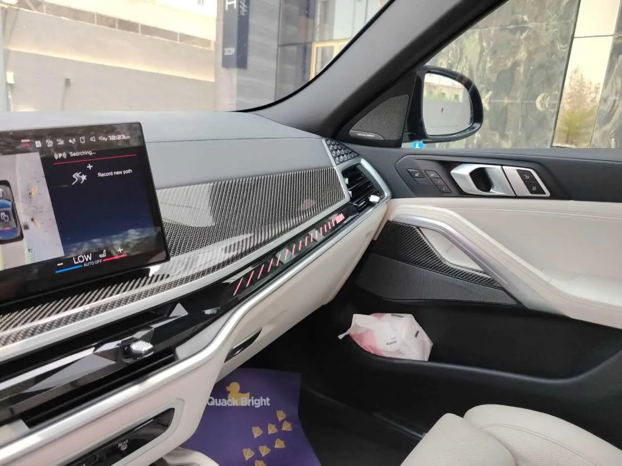 Car image 28