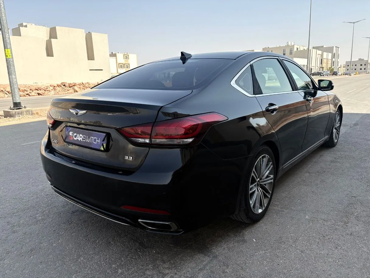 Car image 5