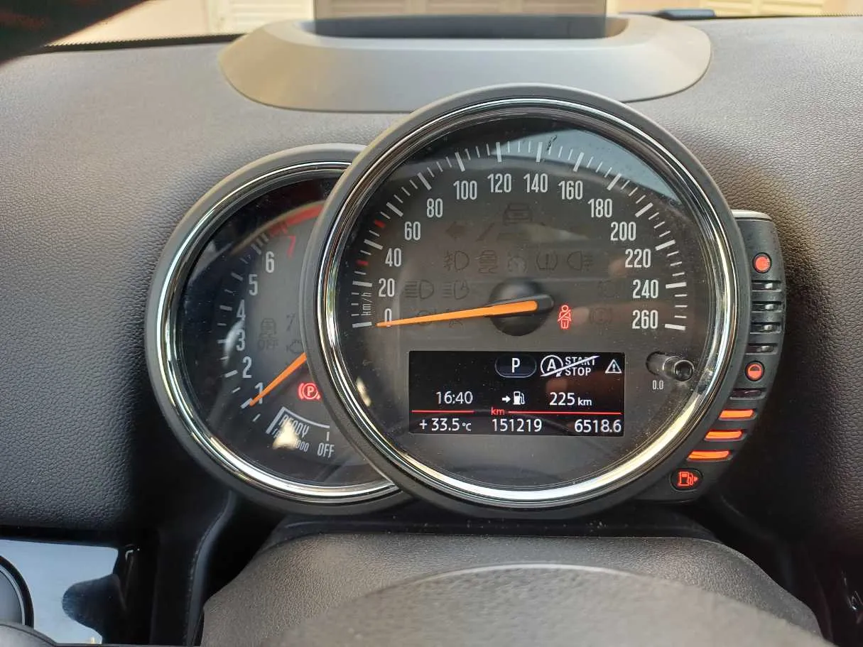 Car image 22