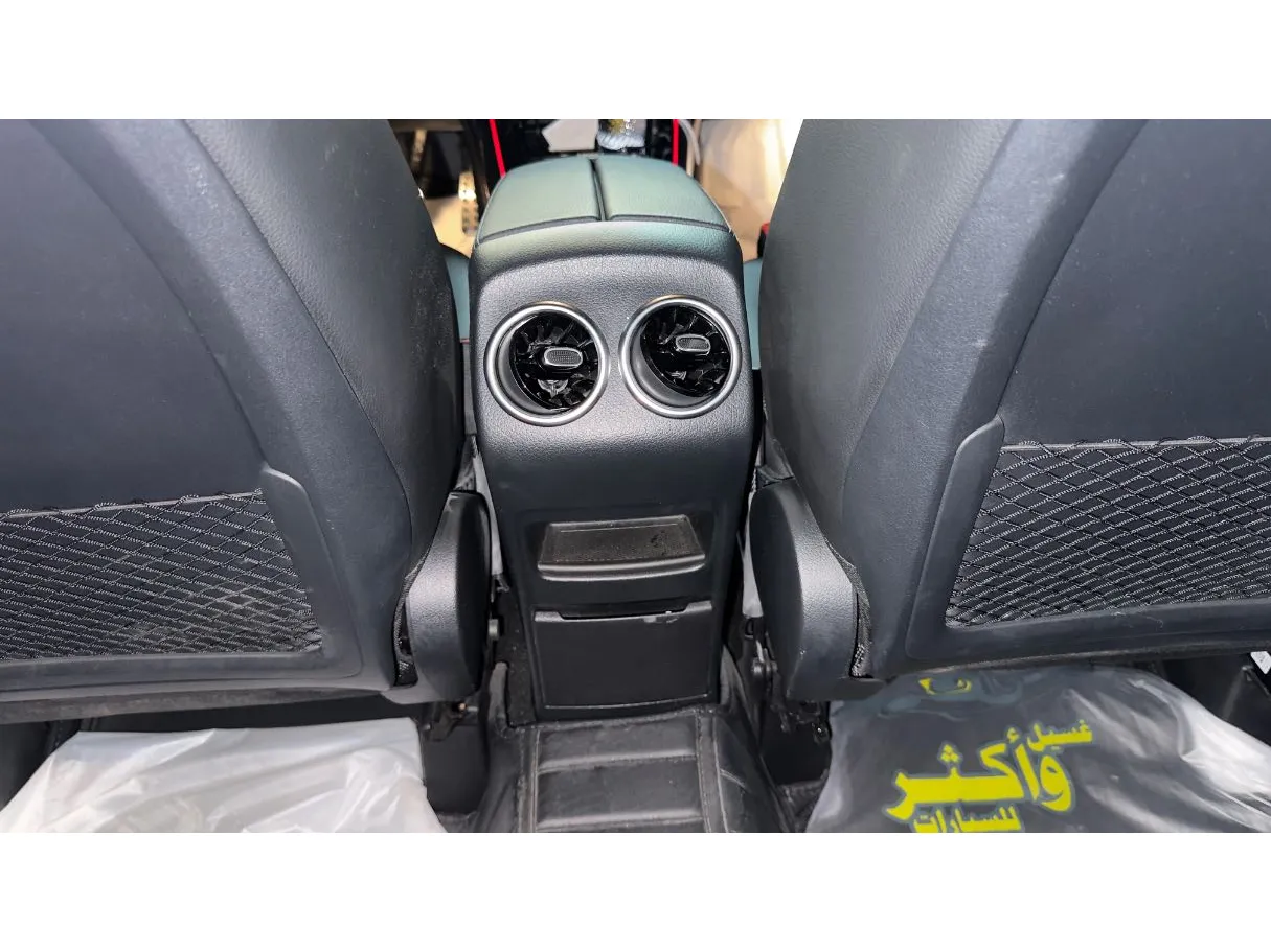 Car image 24