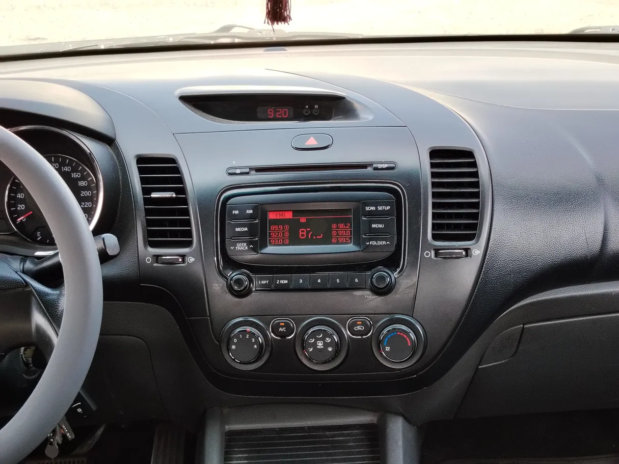 Car image 18