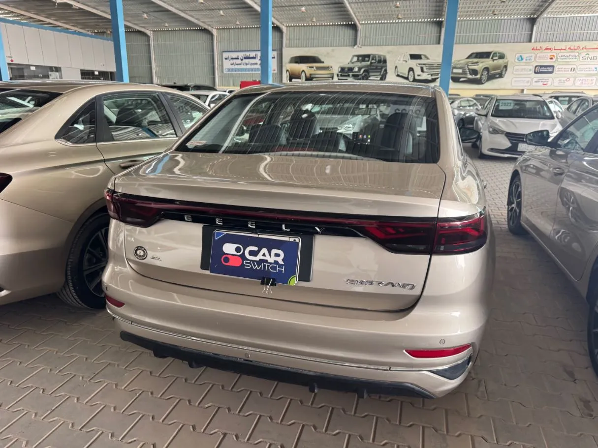 Car image 5