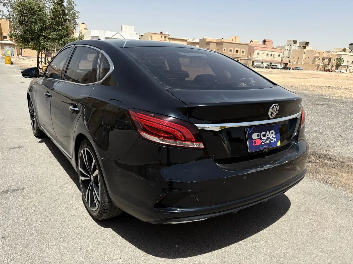 Car image 7