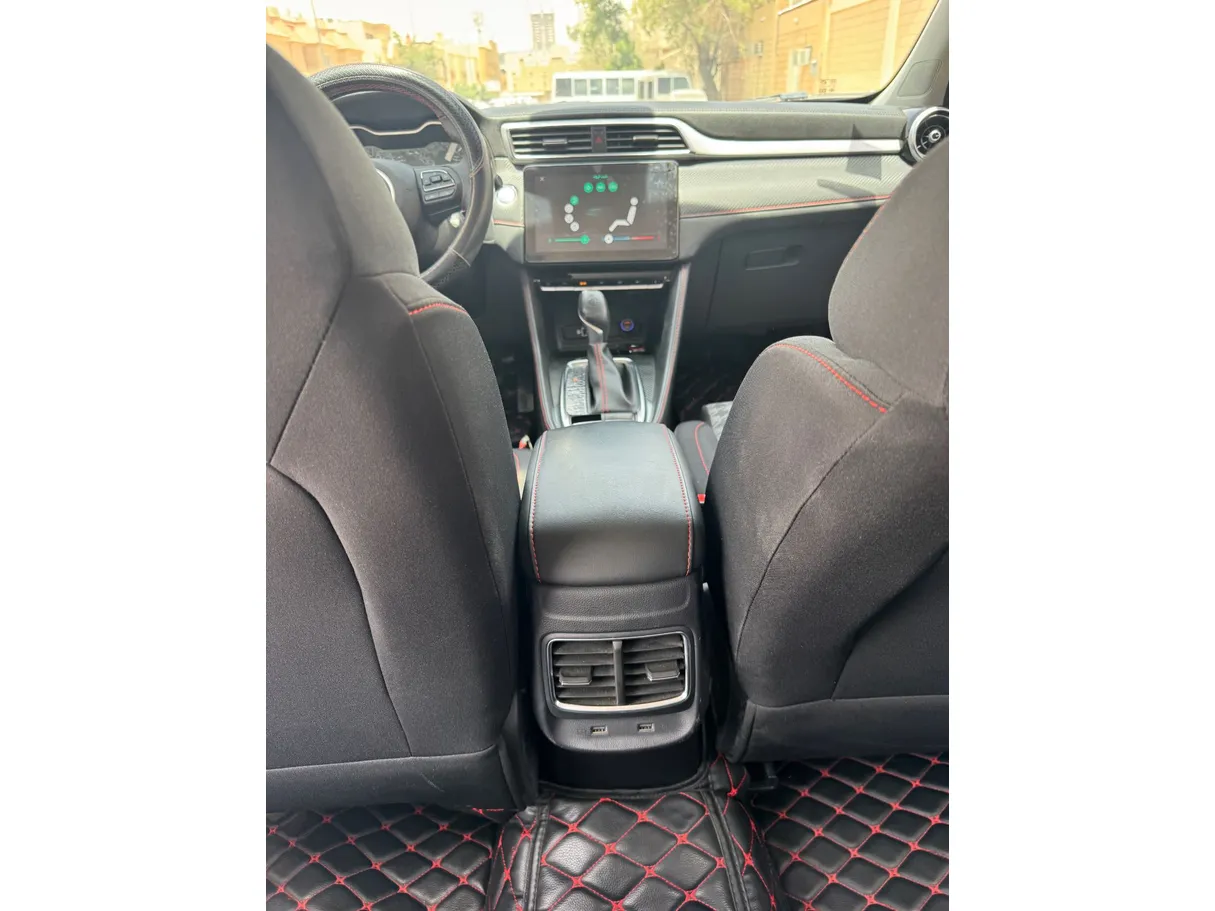 Car image 20