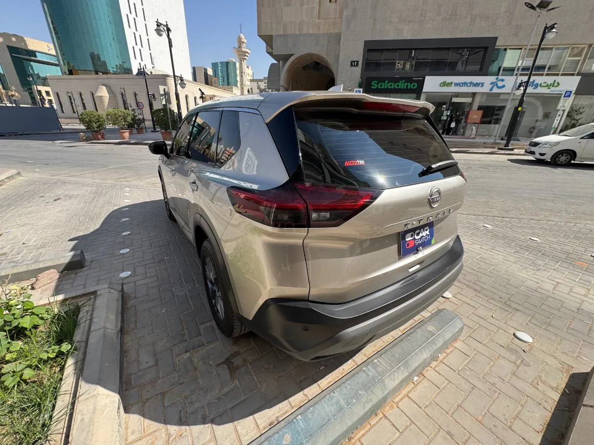 Car image 7
