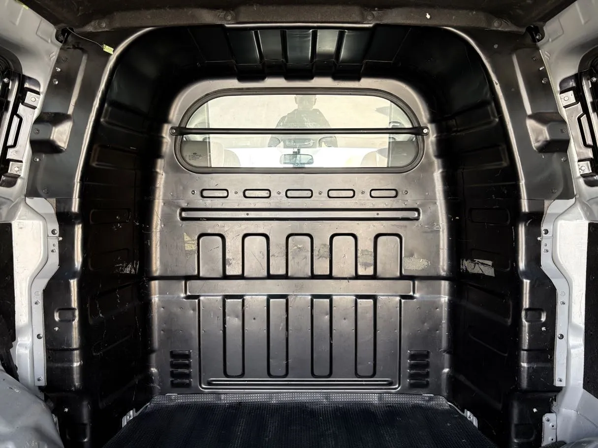 Car image 22