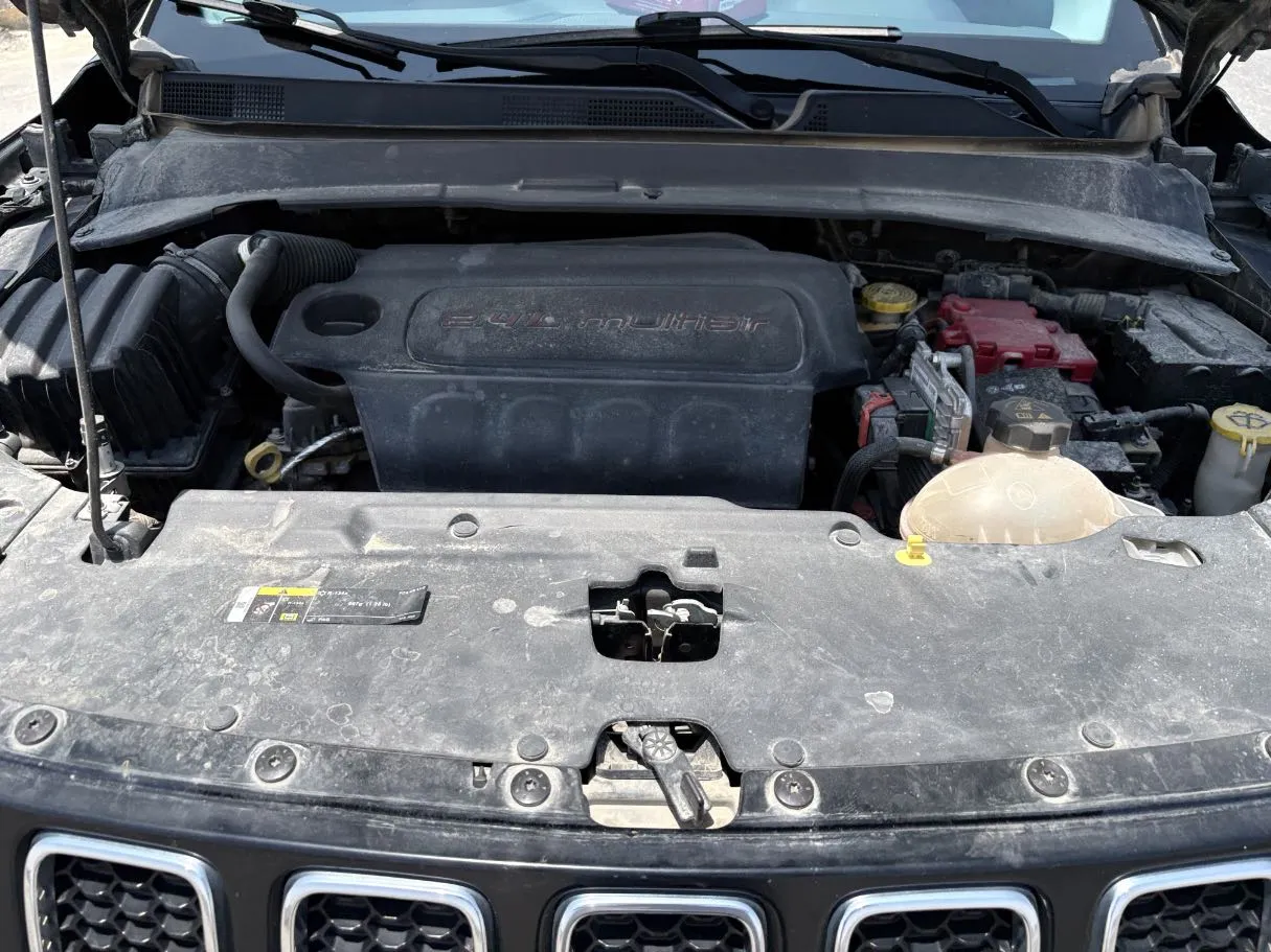 Car image 30