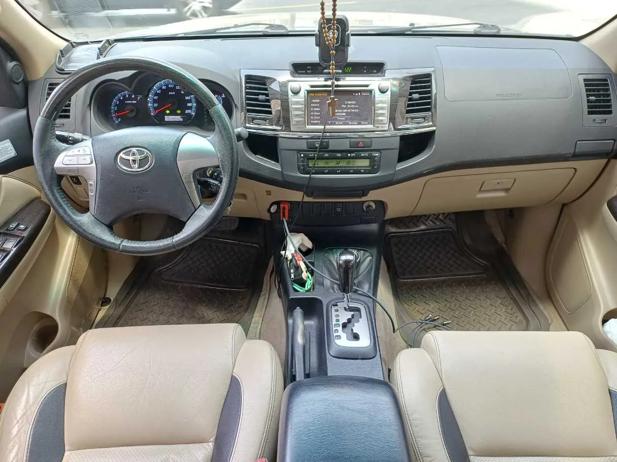 Car image 16