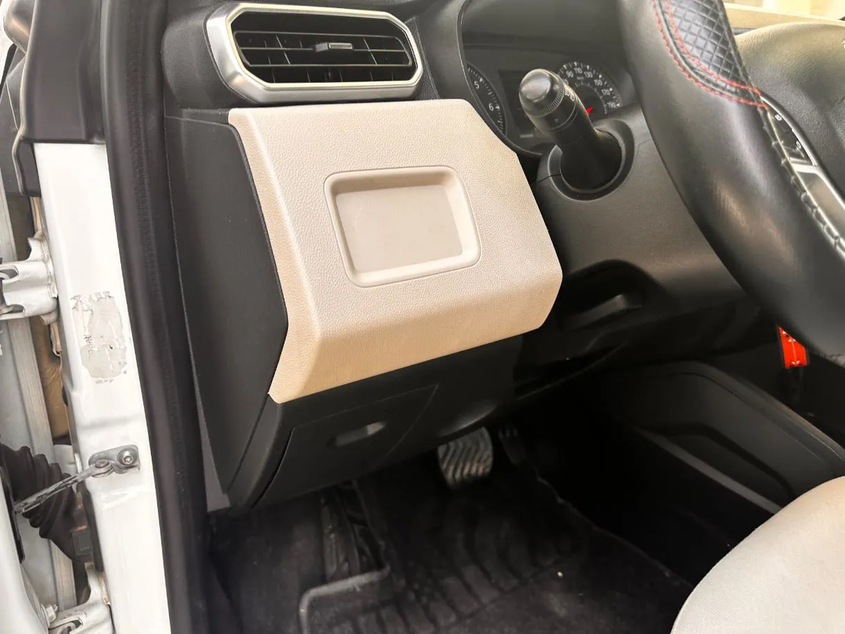 Car image 26