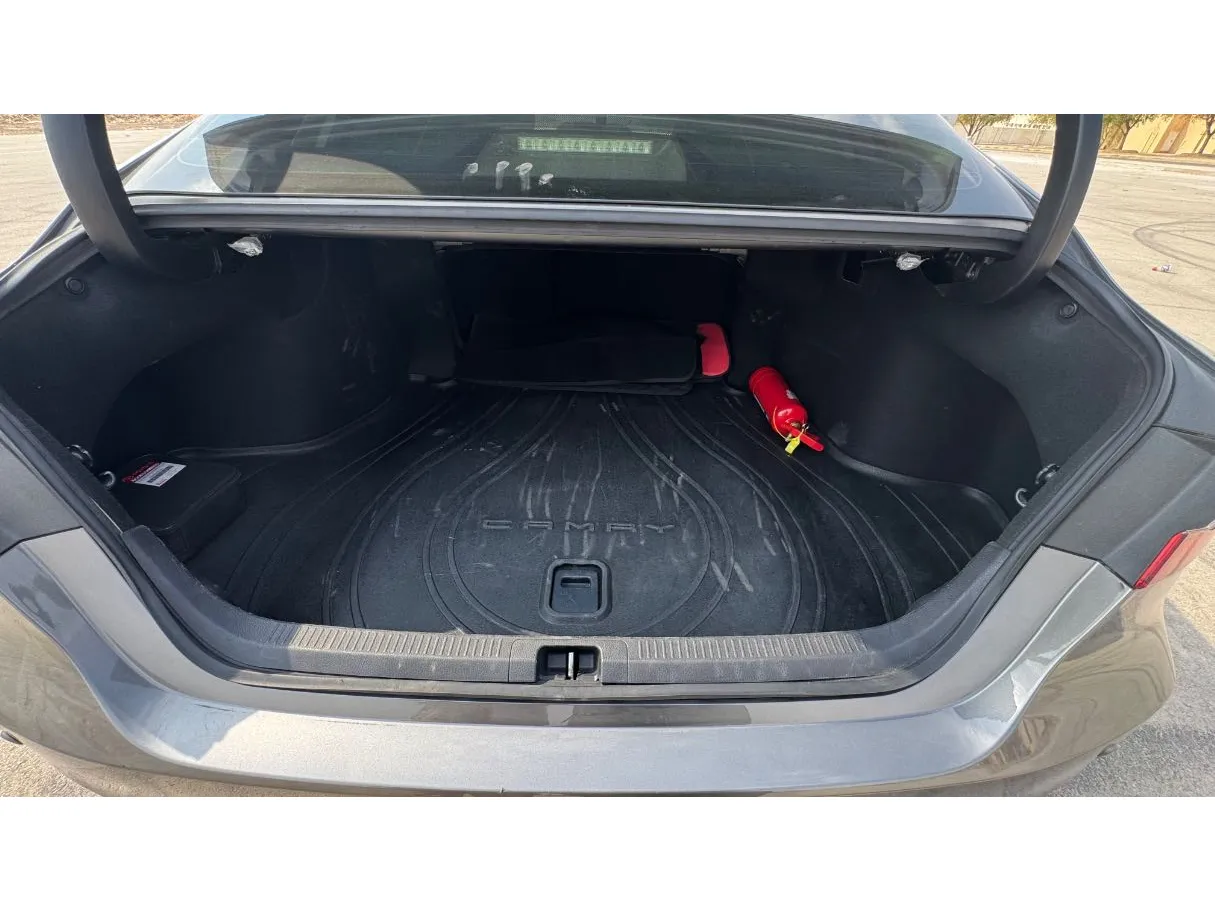 Car image 23