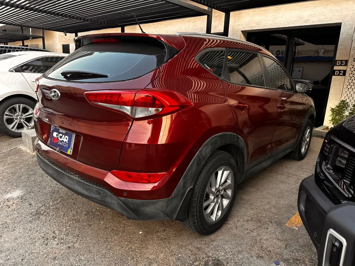 Car image 5