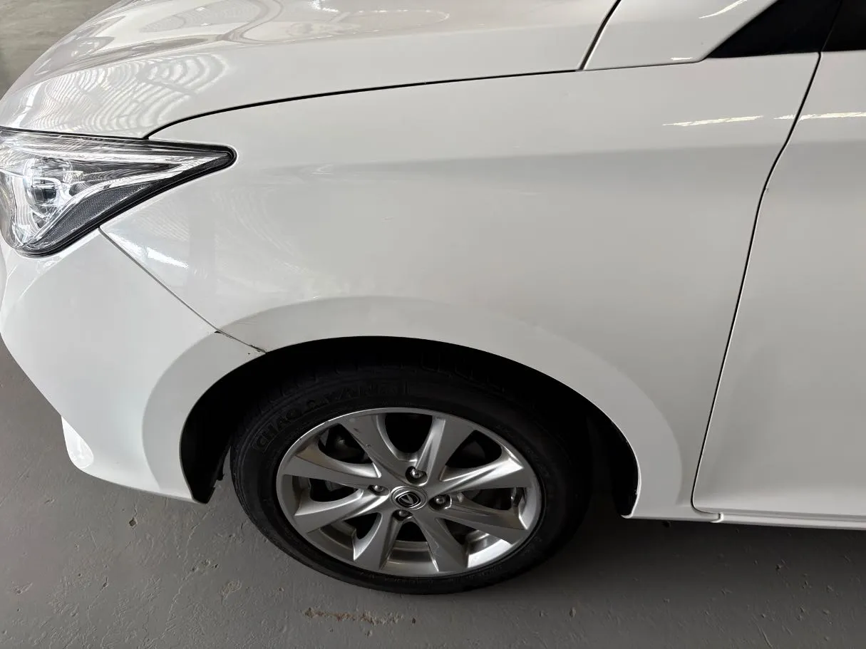 Car image 7