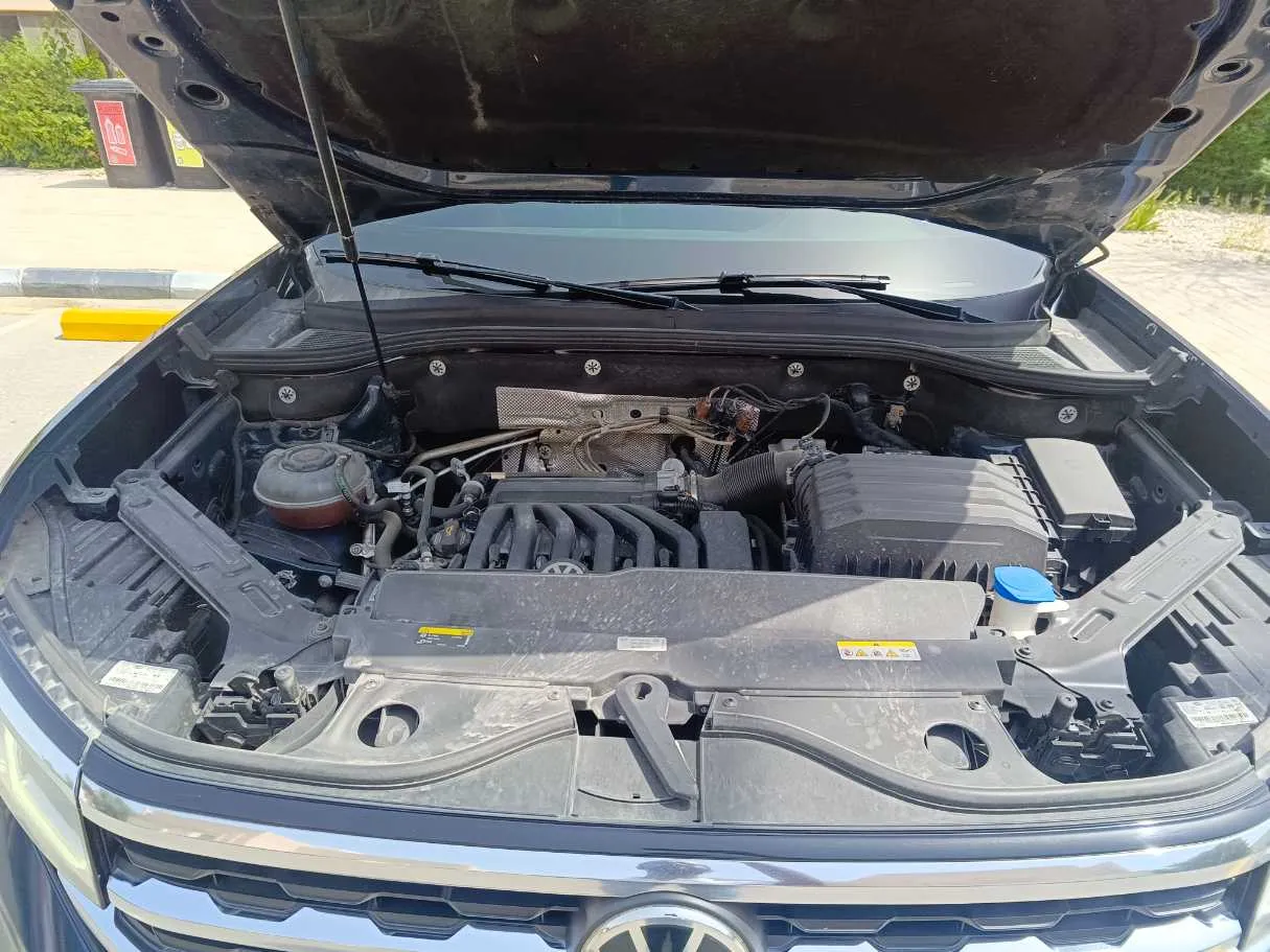 Car image 27