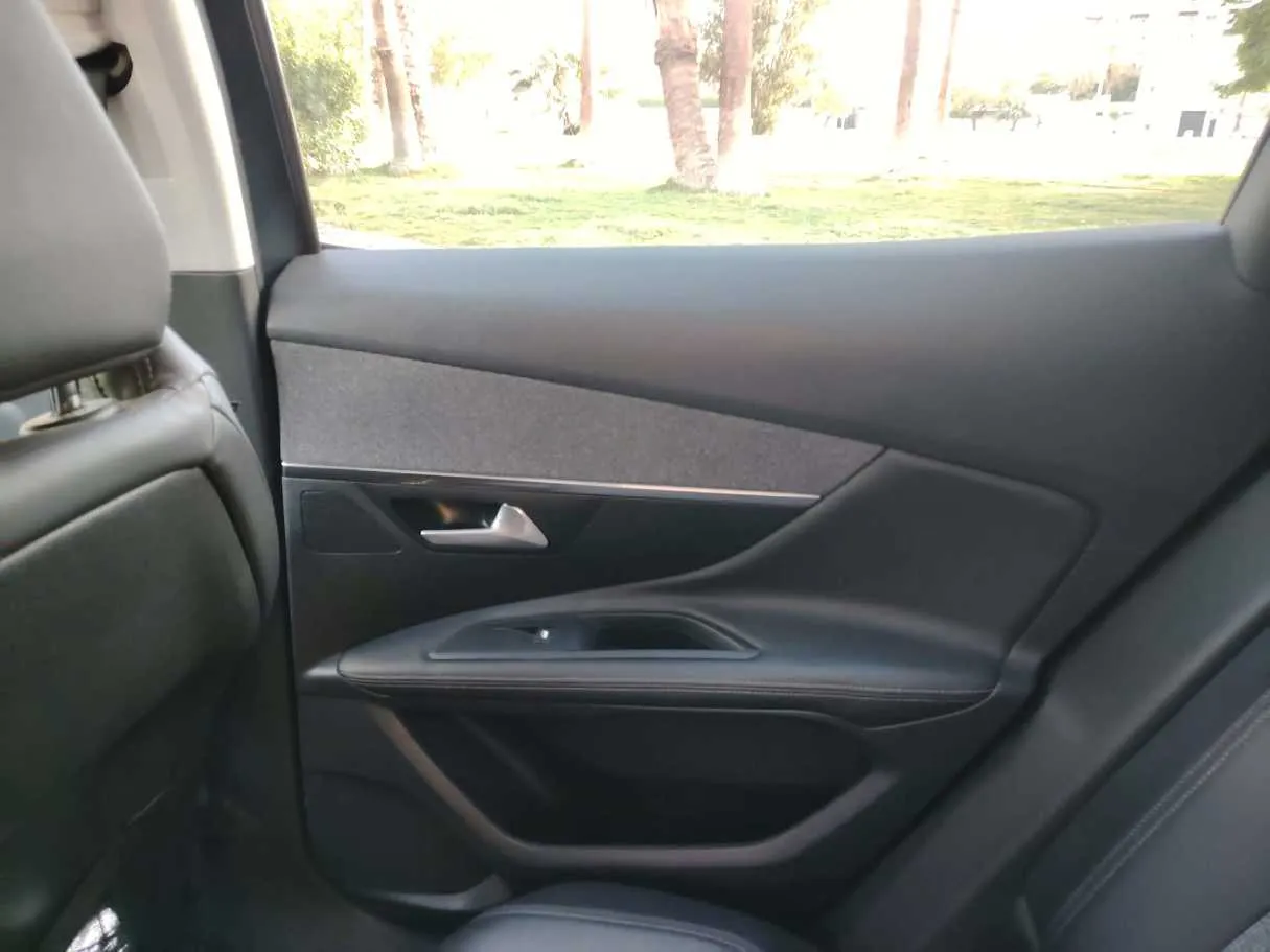 Car image 31