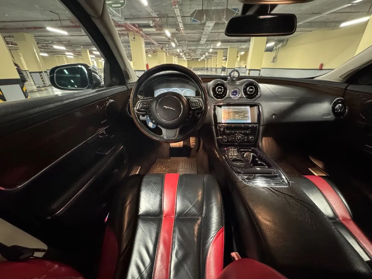 Car image 15