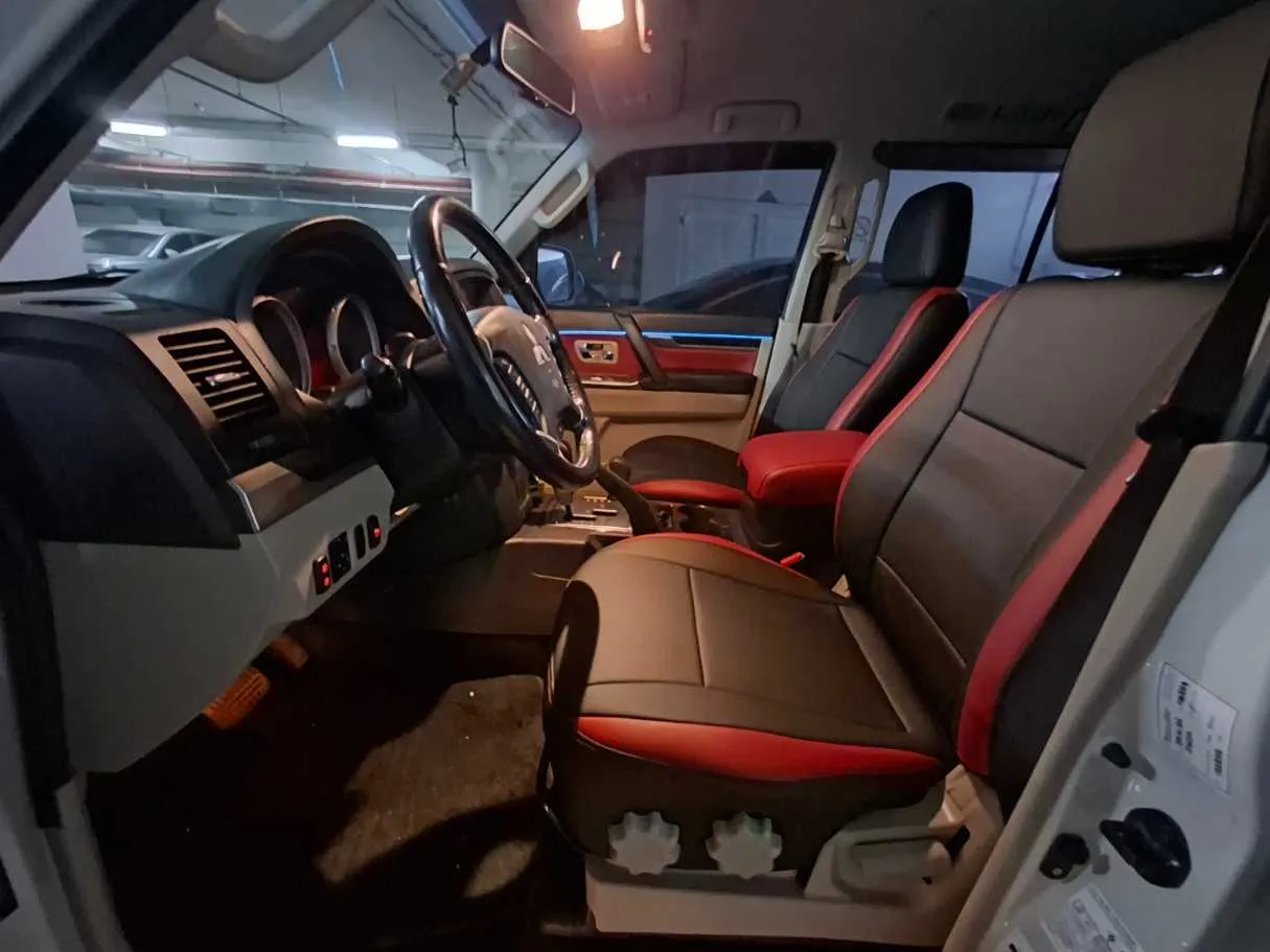 Car image 9