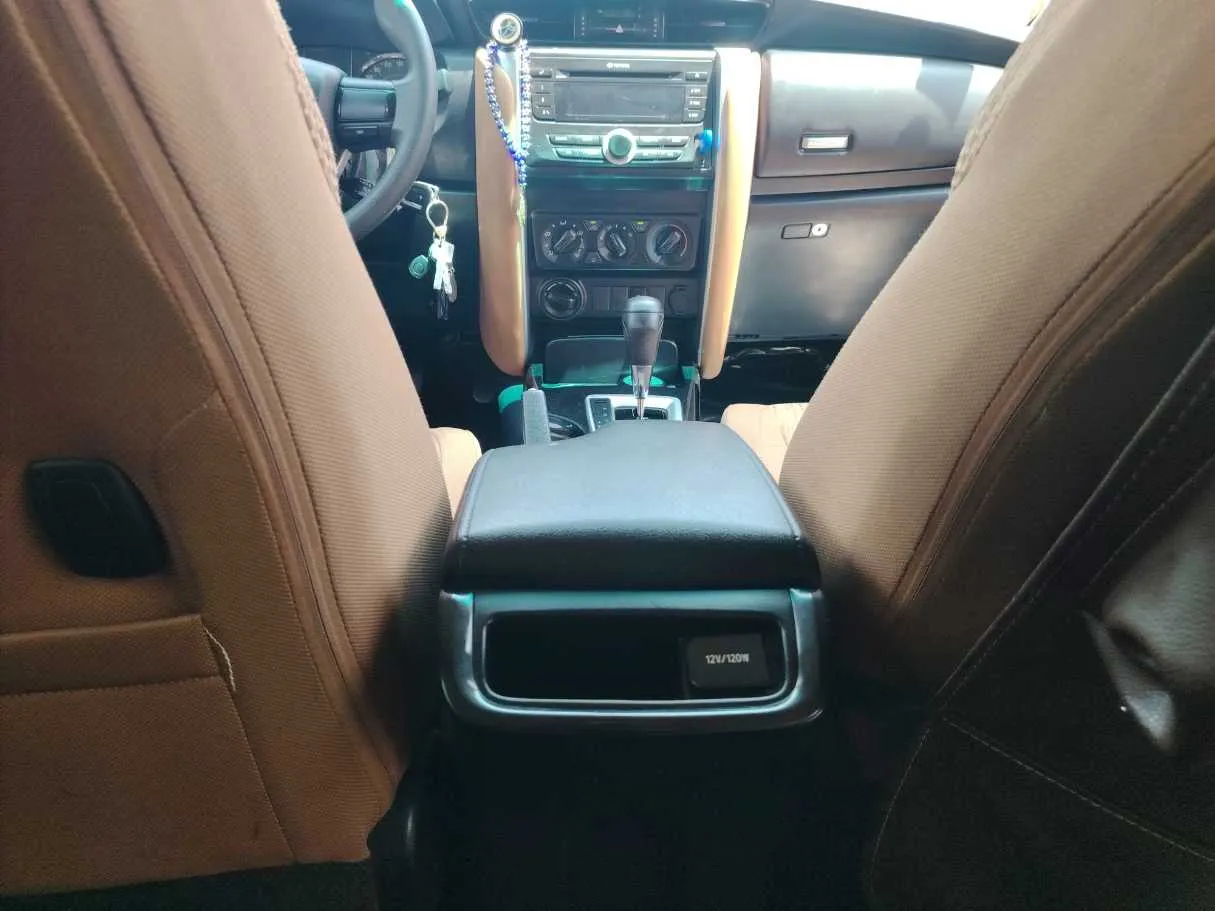 Car image 25