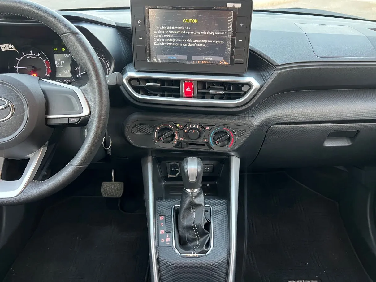 Car image 17