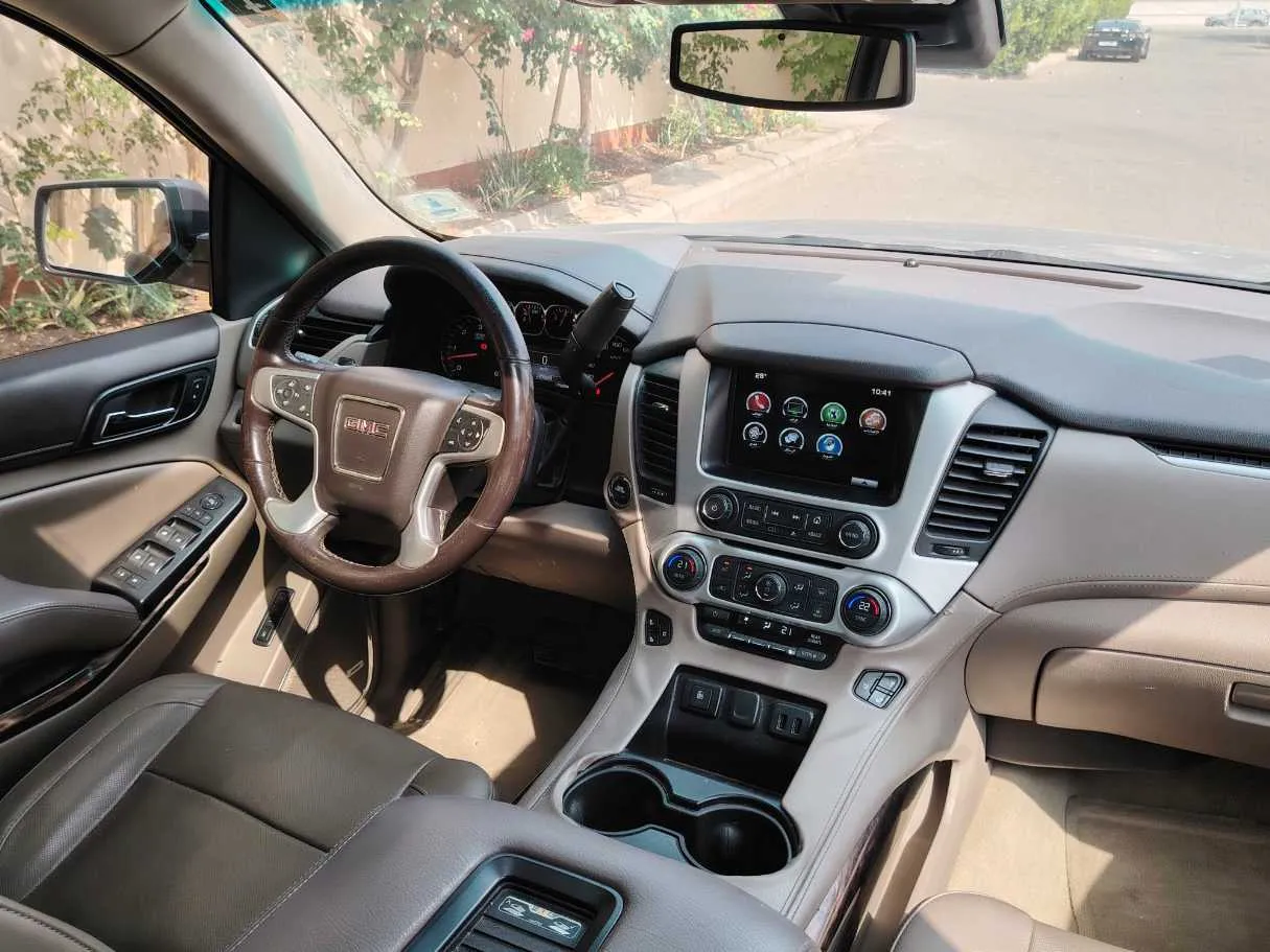Car image 20