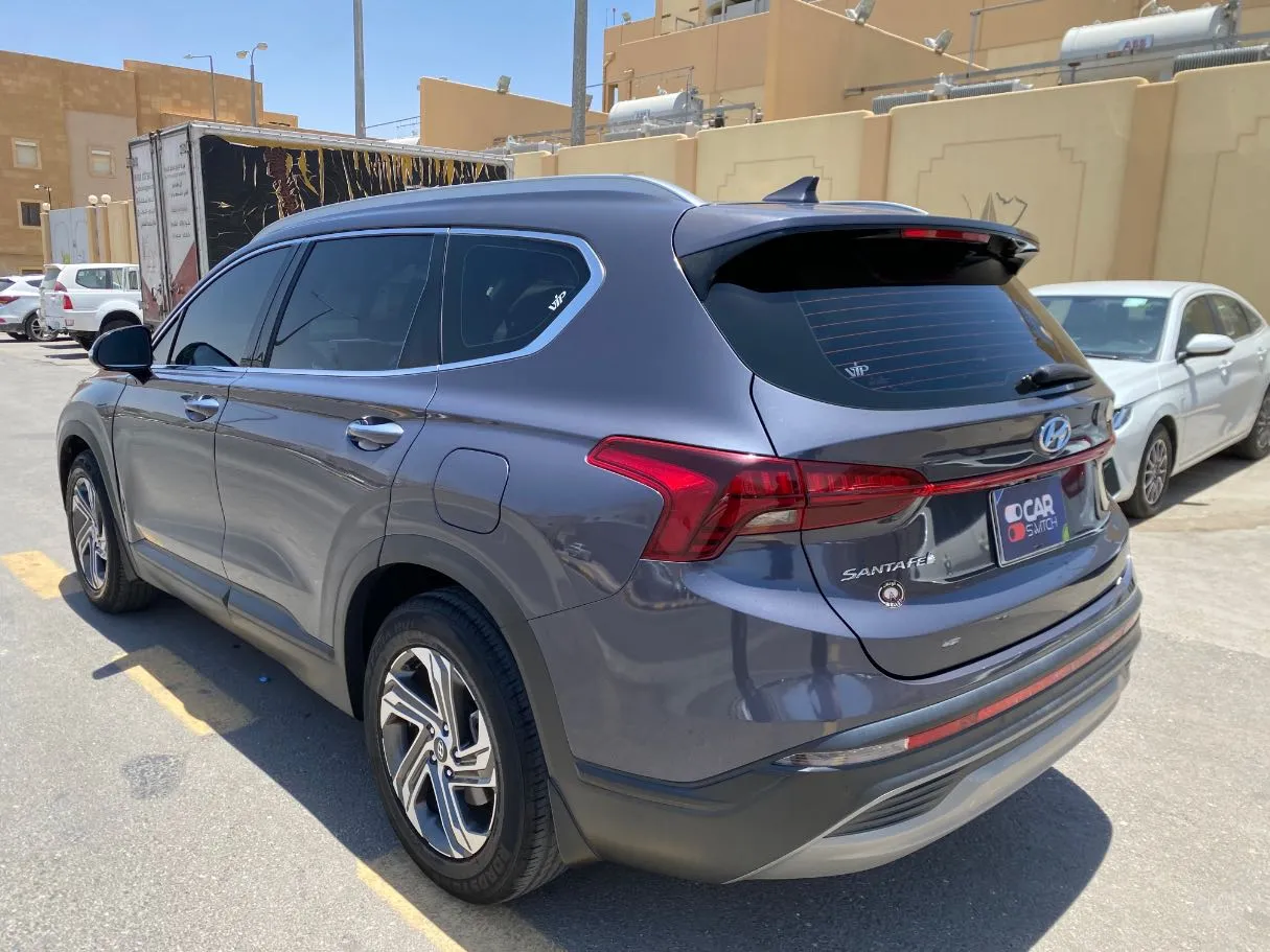 Car image 7