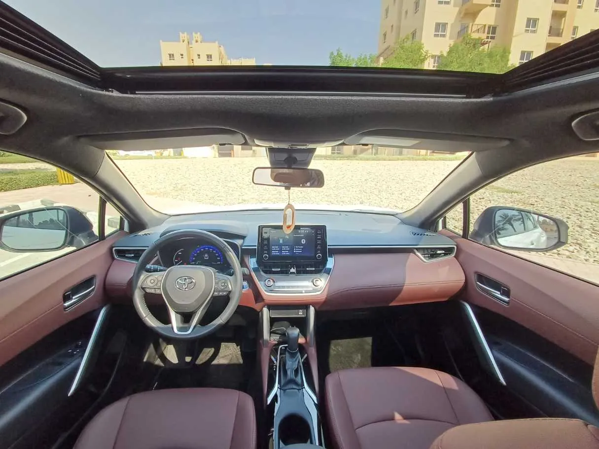 Car image 14