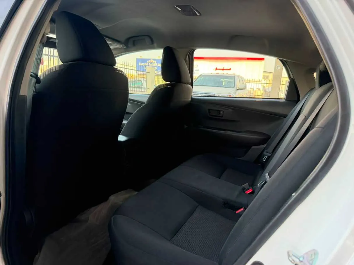 Car image 18