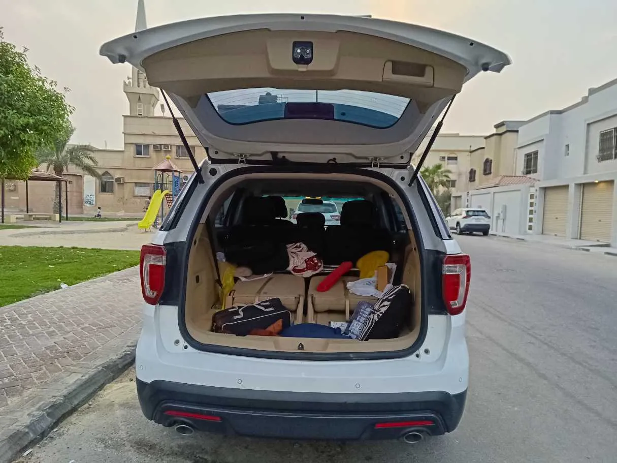 Car image 25