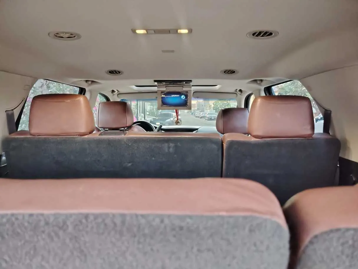 Car image 30