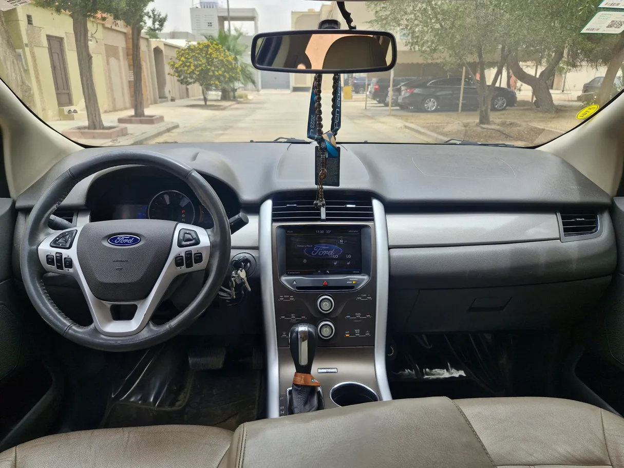 Car image 16