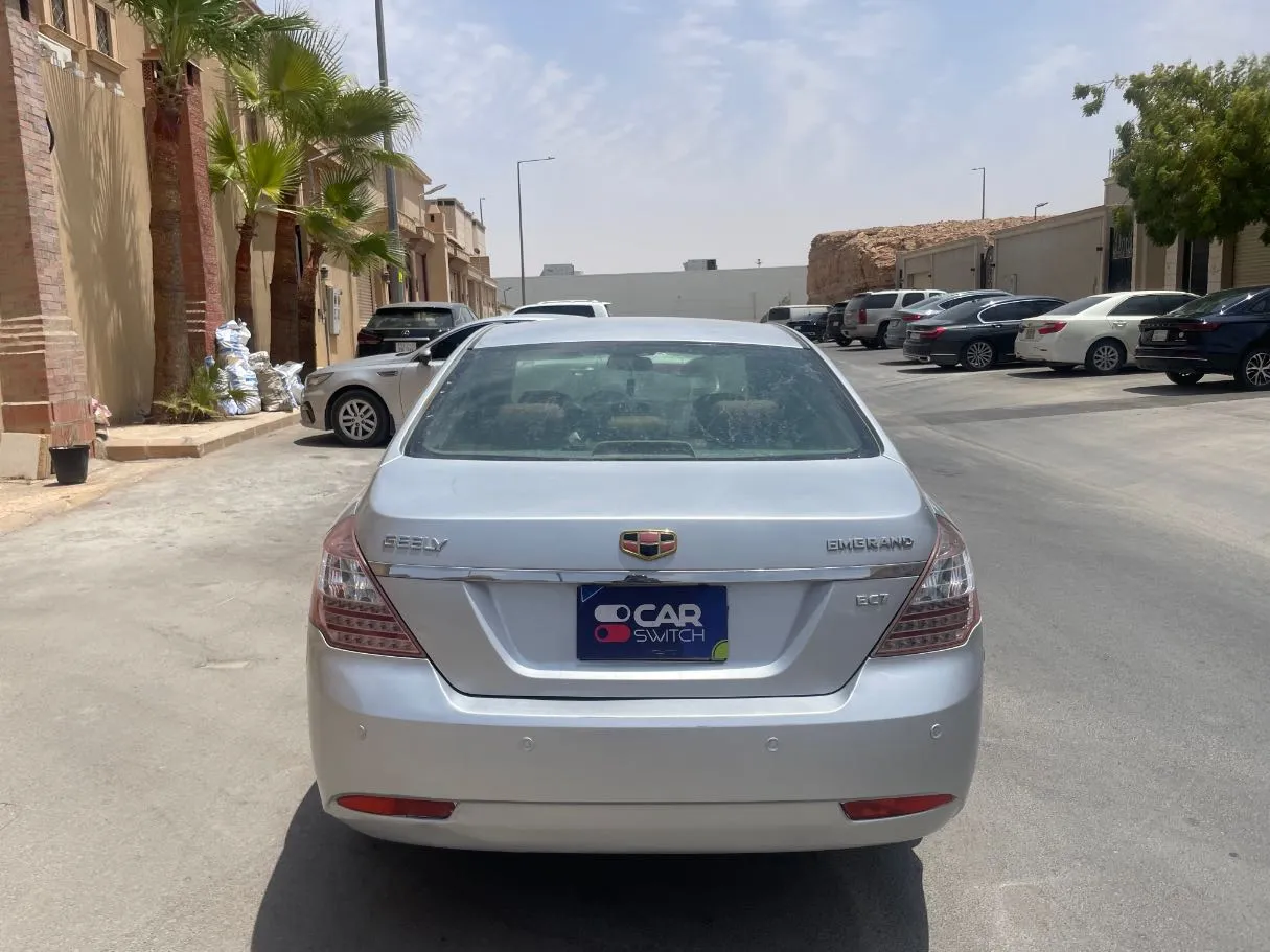Car image 6