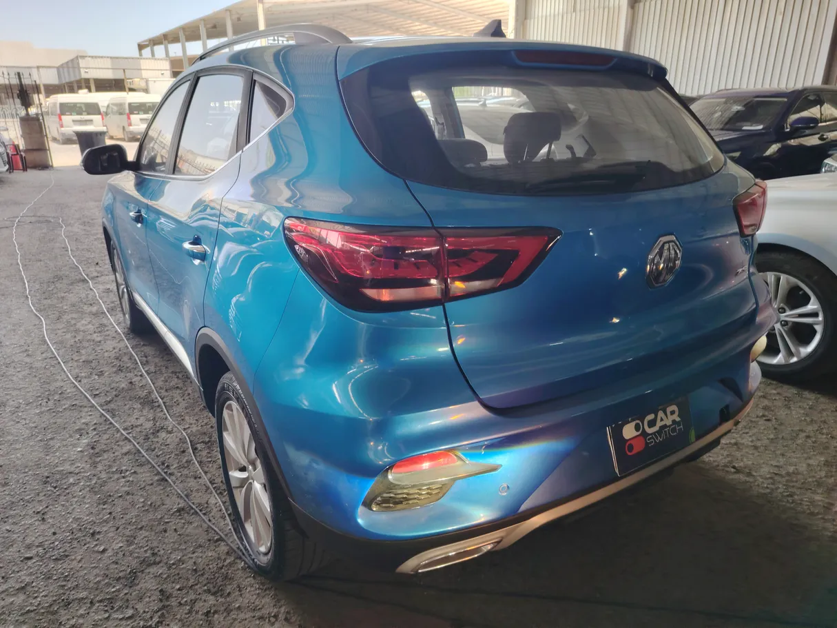 Car image 7