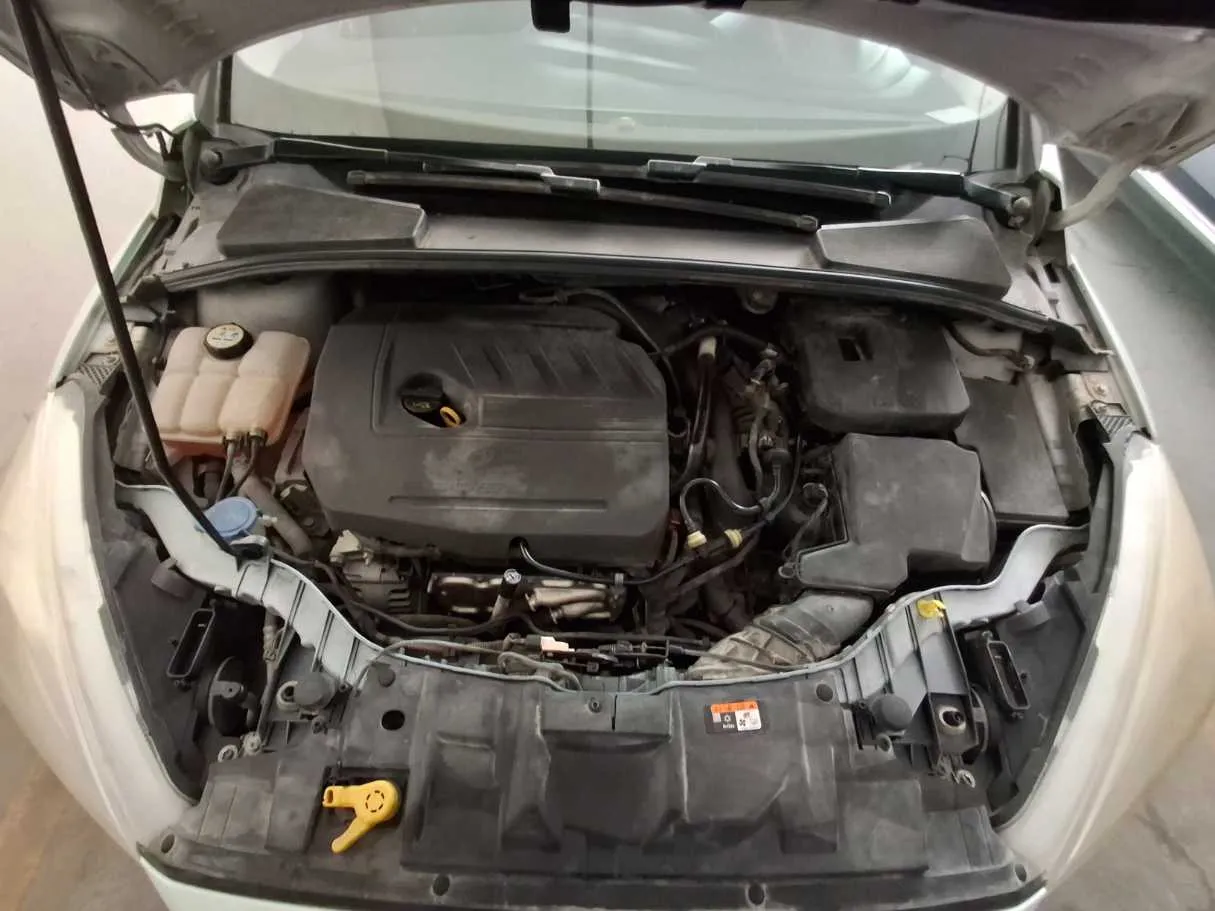 Car image 20