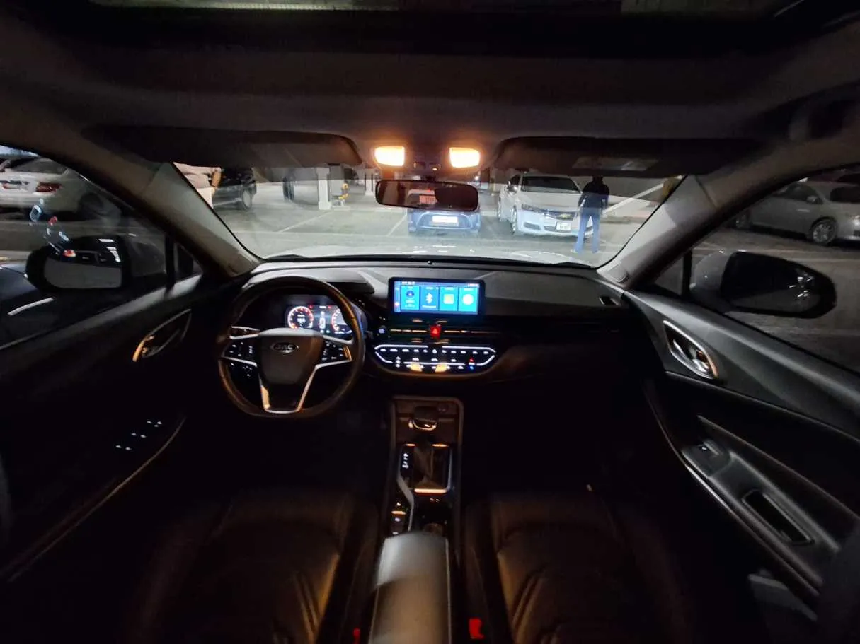 Car image 11