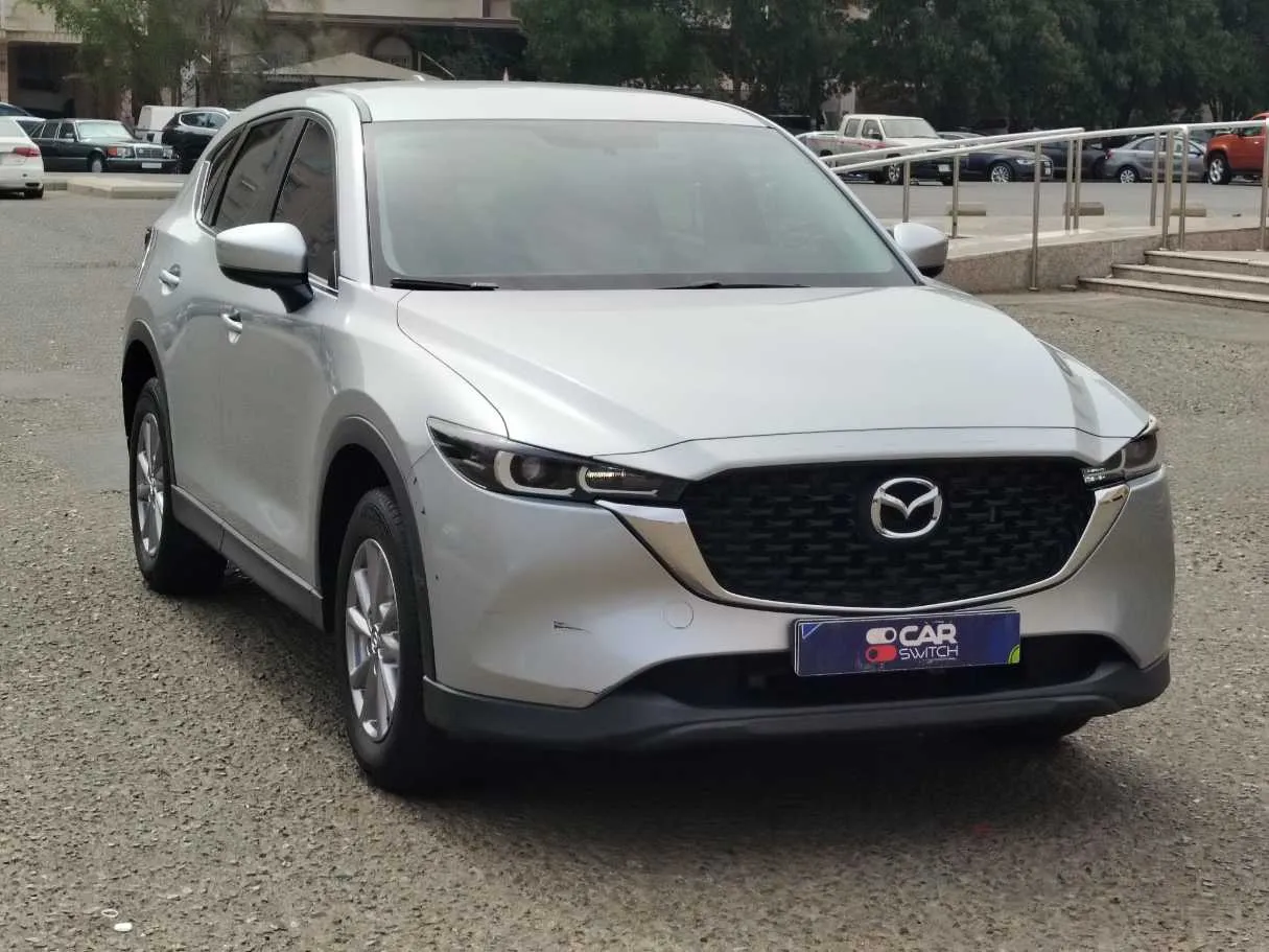 Car image 3